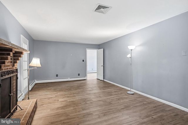 103 E WINCHESTER AVE, Langhorne, PA 19047