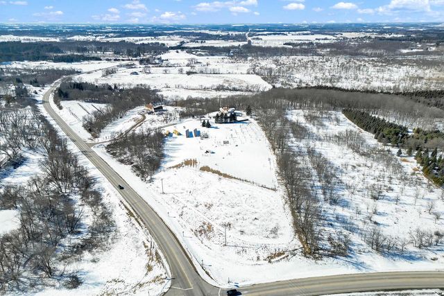 6158 State Highway 167, Hartford, WI 53027