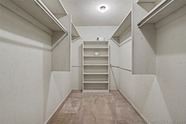 5706 S Columbia Place, Tulsa, OK 74105