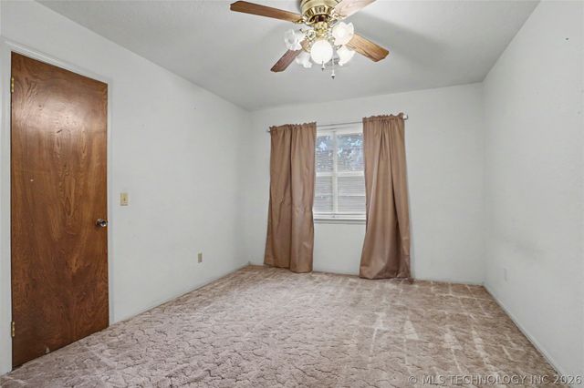 5706 S Columbia Place, Tulsa, OK 74105