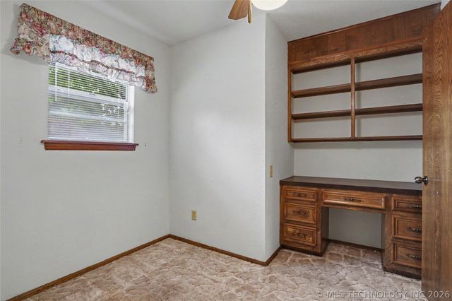 5706 S Columbia Place, Tulsa, OK 74105