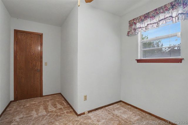 5706 S Columbia Place, Tulsa, OK 74105