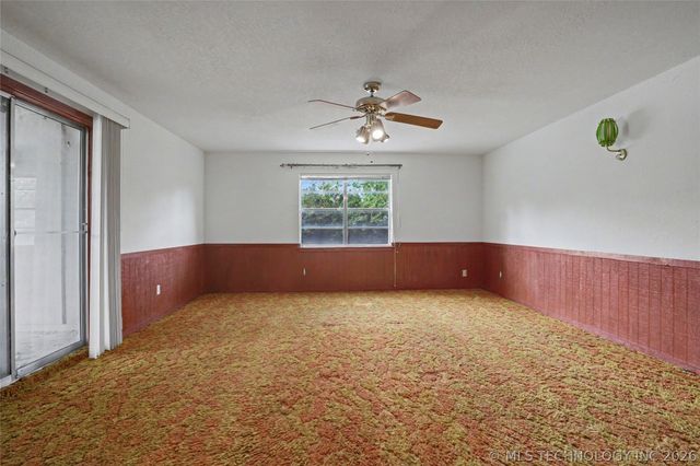 5706 S Columbia Place, Tulsa, OK 74105