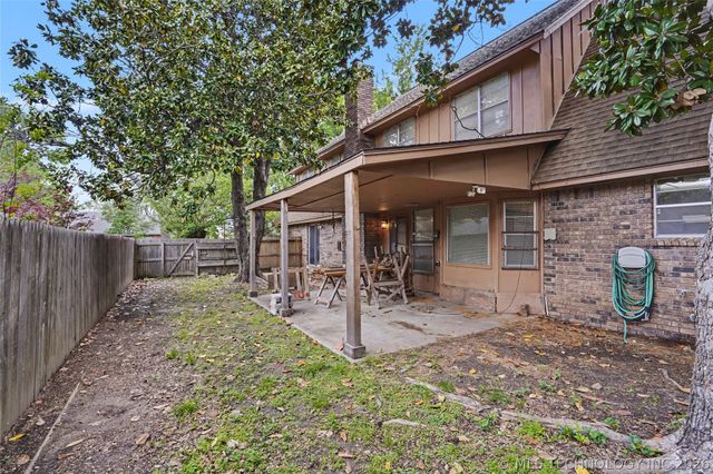 5706 S Columbia Place, Tulsa, OK 74105