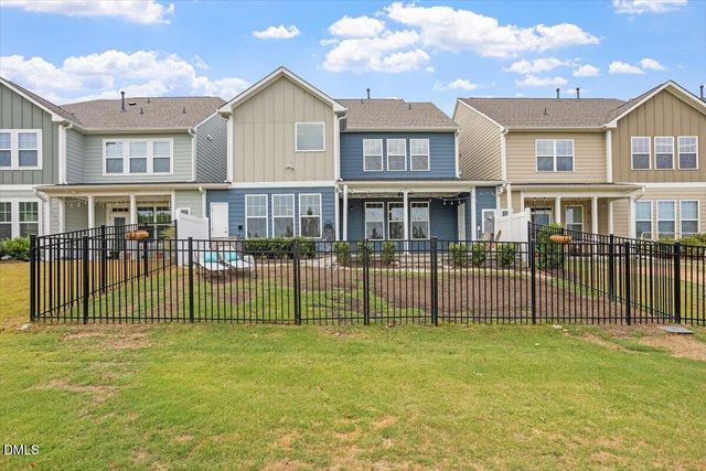 402 Ressler Street, Holly Springs, NC 27540