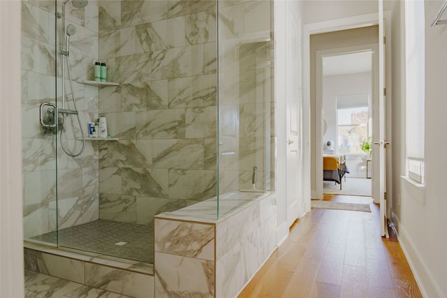 381 E Greenbriar Lane 1001, Dallas, TX 75203