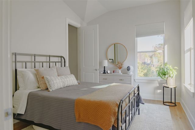 381 E Greenbriar Lane 1001, Dallas, TX 75203