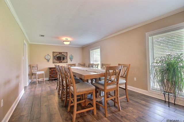 7314 Oak Meadow Dr, Baton Rouge, LA 70818