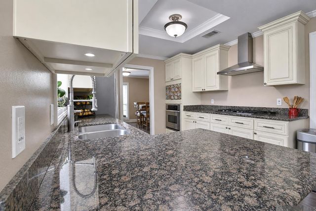 7314 Oak Meadow Dr, Baton Rouge, LA 70818