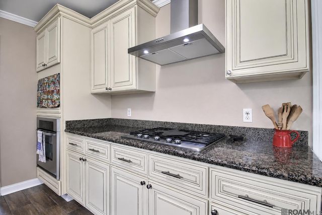 7314 Oak Meadow Dr, Baton Rouge, LA 70818