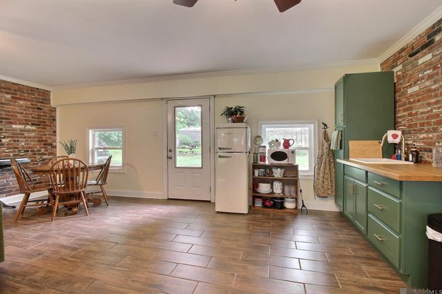 7314 Oak Meadow Dr, Baton Rouge, LA 70818