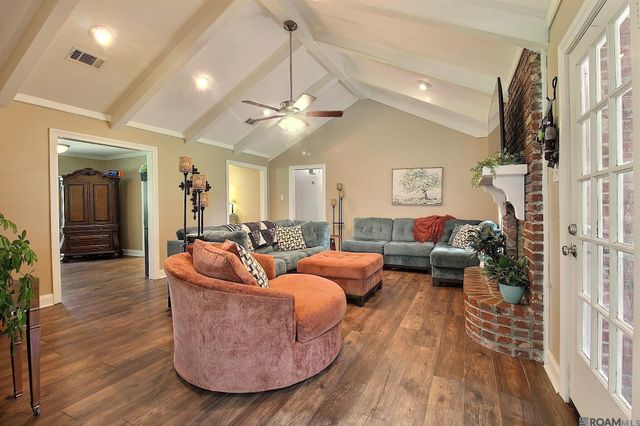 7314 Oak Meadow Dr, Baton Rouge, LA 70818