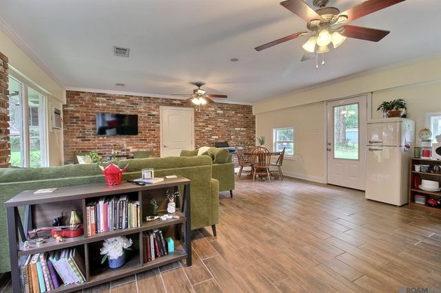 7314 Oak Meadow Dr, Baton Rouge, LA 70818