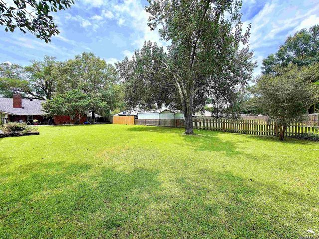 7314 Oak Meadow Dr, Baton Rouge, LA 70818