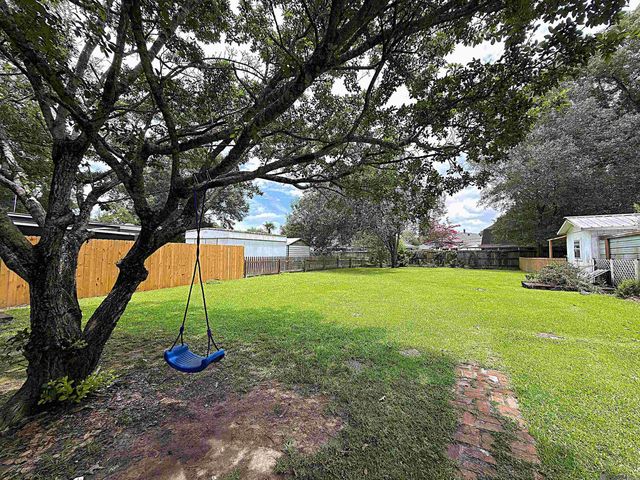 7314 Oak Meadow Dr, Baton Rouge, LA 70818