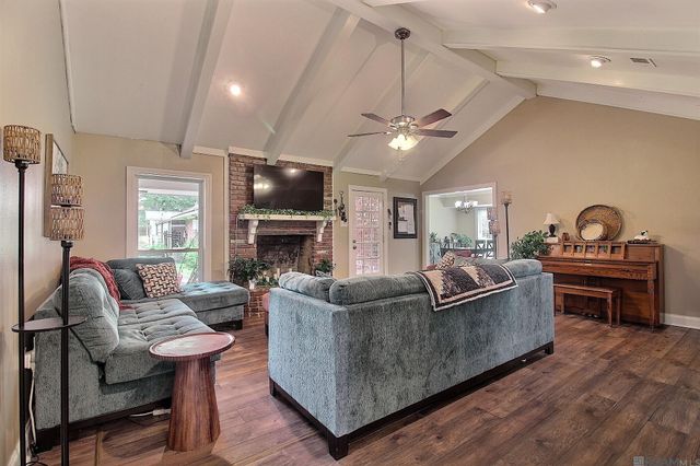 7314 Oak Meadow Dr, Baton Rouge, LA 70818