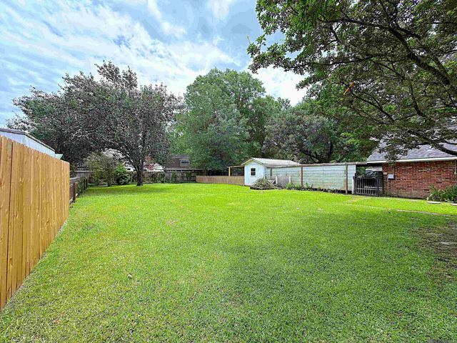 7314 Oak Meadow Dr, Baton Rouge, LA 70818