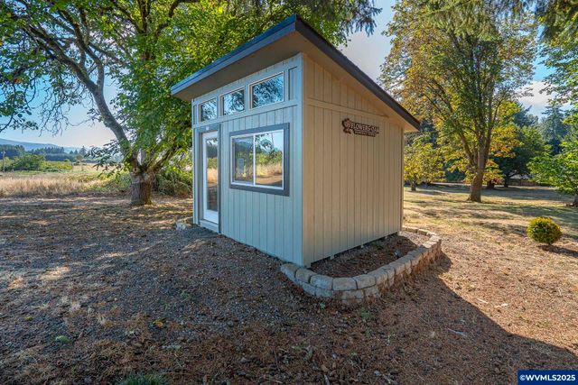 34715 Meridian Rd, Lebanon, OR 97355