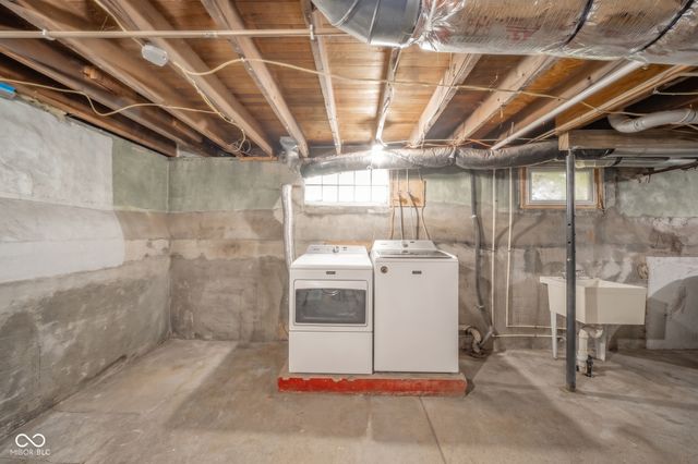 1807 S 11th Street, Terre Haute, IN 47802