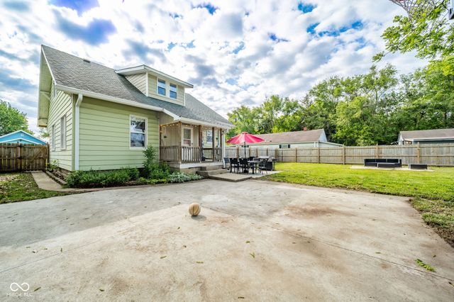 1807 S 11th Street, Terre Haute, IN 47802