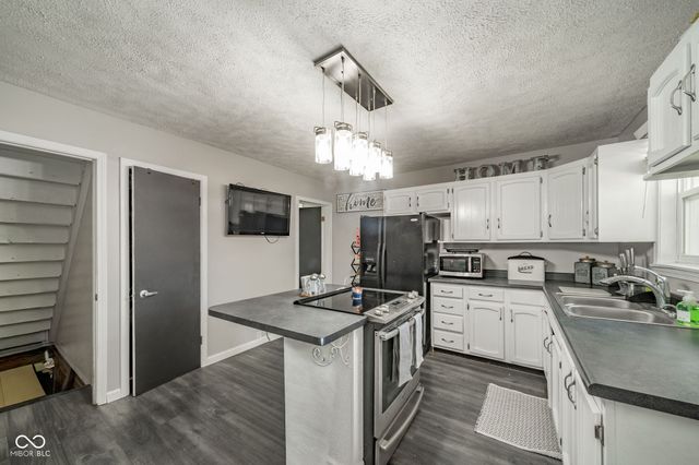 1807 S 11th Street, Terre Haute, IN 47802