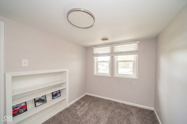 1807 S 11th Street, Terre Haute, IN 47802