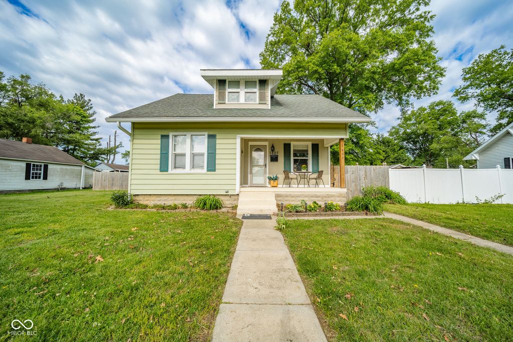 1807 S 11th Street, Terre Haute, IN 47802