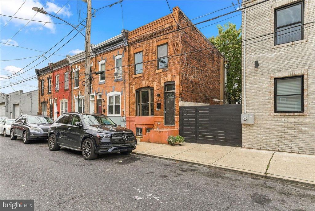 2548 OAKFORD ST, Philadelphia, PA 19146 — photo 4