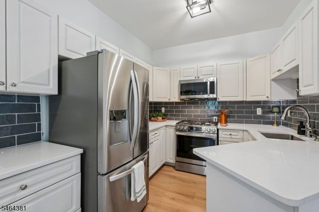 8001 Brittany Dr, Wayne Twp., NJ 07470