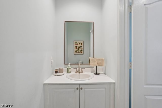 8001 Brittany Dr, Wayne Twp., NJ 07470