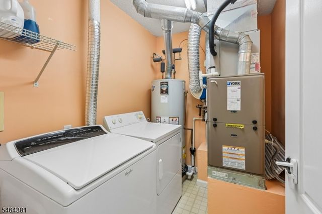 8001 Brittany Dr, Wayne Twp., NJ 07470