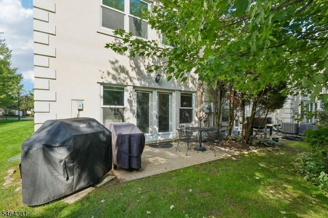 8001 Brittany Dr, Wayne Twp., NJ 07470