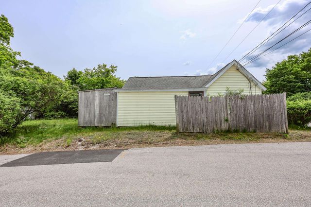 186 Peabody Avenue, Manchester, NH 03109