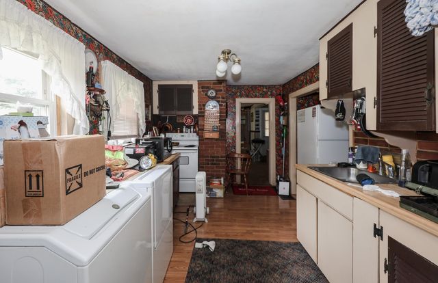 186 Peabody Avenue, Manchester, NH 03109