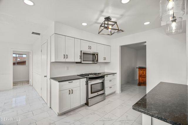6648 MARIPOSA Drive, El Paso, TX 79912