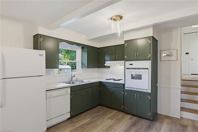 1132 Glennview Drive, Kernersville, NC 27284