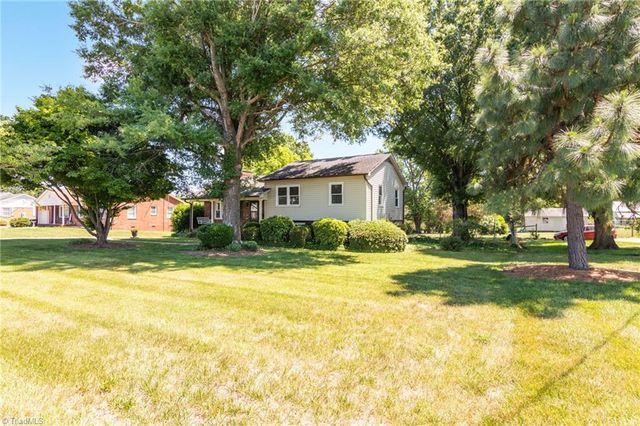 1132 Glennview Drive, Kernersville, NC 27284