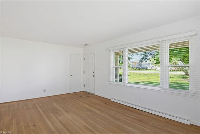 1132 Glennview Drive, Kernersville, NC 27284