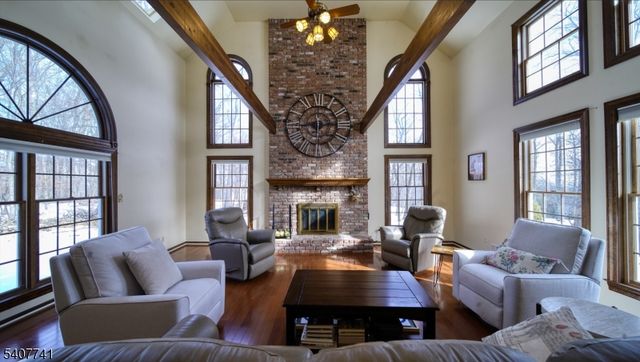 40 Rustic Trl, Raritan Twp., NJ 08822