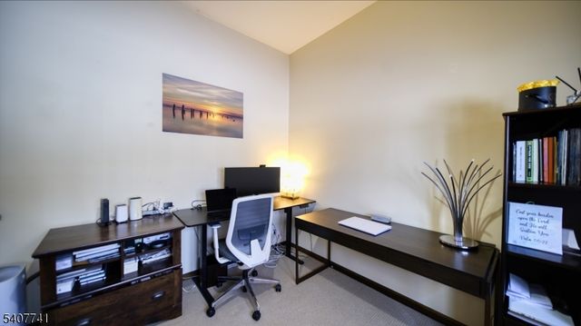 40 Rustic Trl, Raritan Twp., NJ 08822