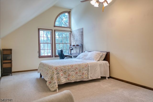 40 Rustic Trl, Raritan Twp., NJ 08822