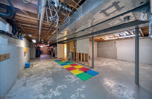 40 Rustic Trl, Raritan Twp., NJ 08822