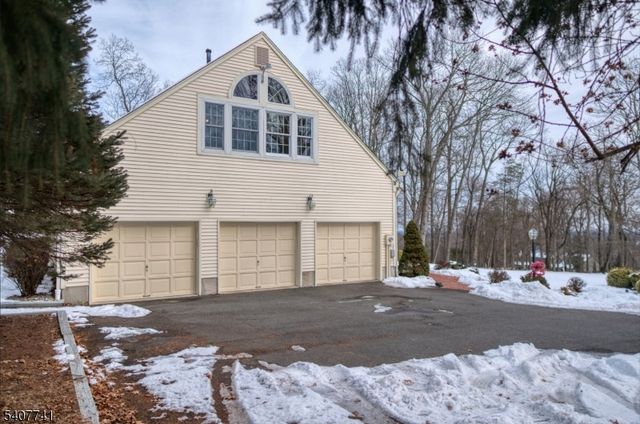 40 Rustic Trl, Raritan Twp., NJ 08822
