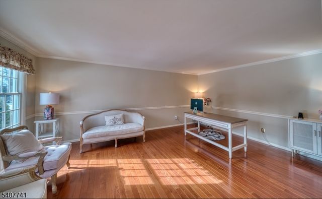 40 Rustic Trl, Raritan Twp., NJ 08822