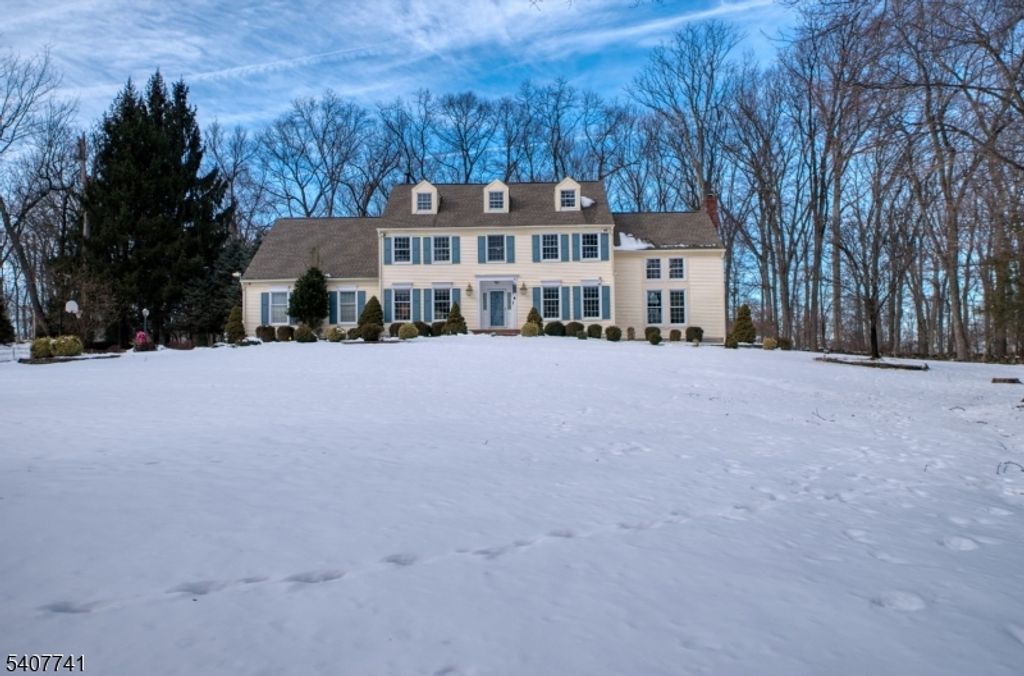 40 Rustic Trl, Raritan Twp., NJ 08822