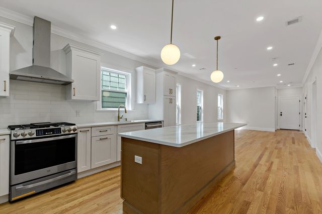 13 Langmaid Ave 2, Somerville, MA 02145