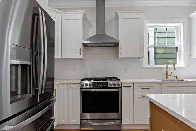 13 Langmaid Ave 2, Somerville, MA 02145