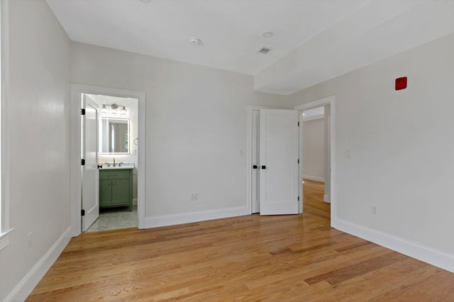 13 Langmaid Ave 2, Somerville, MA 02145