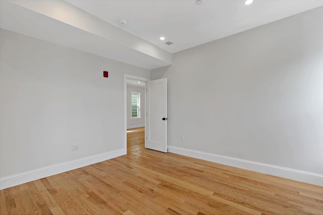 13 Langmaid Ave 2, Somerville, MA 02145