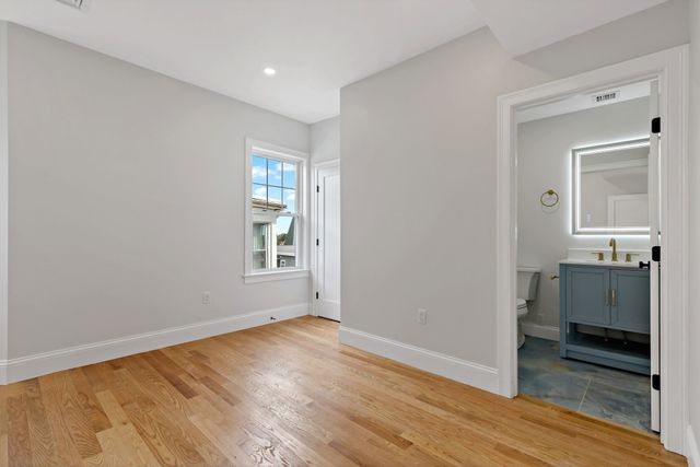 13 Langmaid Ave 2, Somerville, MA 02145